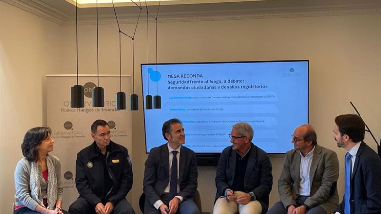 Presentación del estudio sociológico 'Percepción ciudadana sobre el riesgo de incendios en las fachadas de los edificios', elaborado por NC Report para el Observatorio de Nuevos Riesgos de Incendio (OBS). | OBSERVATORIO NUEVOS RIESGOS DE INCENDIOS ep presentacion del estudio sociologico percepcion ciudadana sobre el riesgo de incendios en las