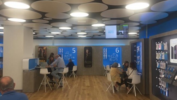ep telefonica inviertedemilloneurosrenovartiendas movistar