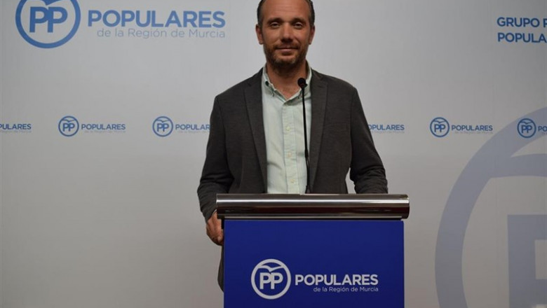 El Vicesecretario De Comunicación Del Partido Popular En La Región Y Portavoz Del Grupo Parlamentario, Joaquín Segado, En Sala De Prensa | PP - Archivo ep vicesecretariocomunicacionpartido popularla regionportavozgrupo parlamentario joaquin segado en salaprensa