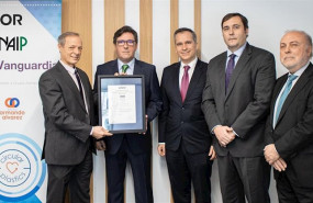 ep aenor entrega el primer certificado de porcentaje de uso de plastico reciclado posconsumo a