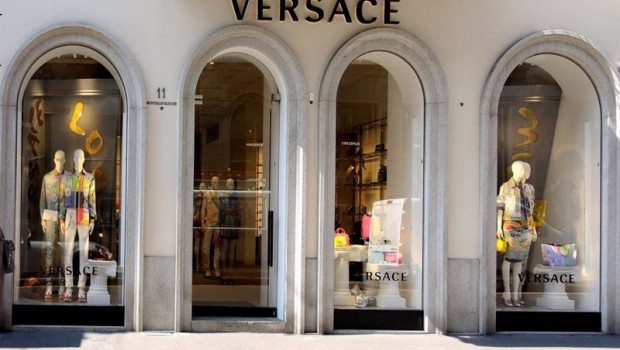 ep archivo april 19 2019 milan italy versace store front mid season and summer fashion trend on ep archivo april 19 2019 milan italy versace store front mid season and summer fashion trend on