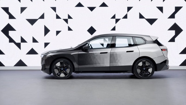 ep archivo   bmw ix flow con e ink