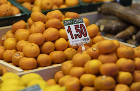 ep archivo   mandarinas en un puesto de un mercado a 15 de marzo de 2023 en madrid espana