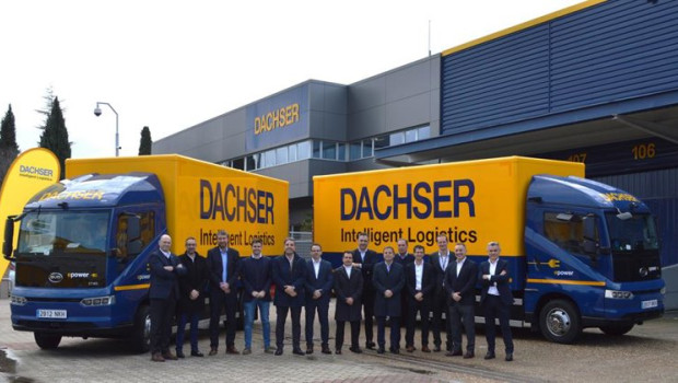 ep byd entrega sus primeras unidades de camiones electricos a la empresa logistica dachser
