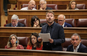 ep el diputado de compromis integrado en sumar alberto ibanez interviene durante una sesion de