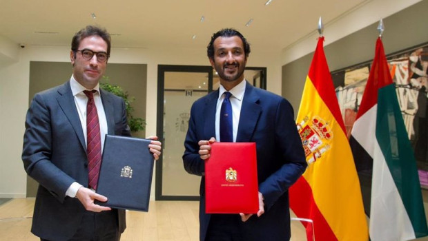 ep el ministro de economia comercio y empresa carlos cuerpo junto al ministro de economia de eau