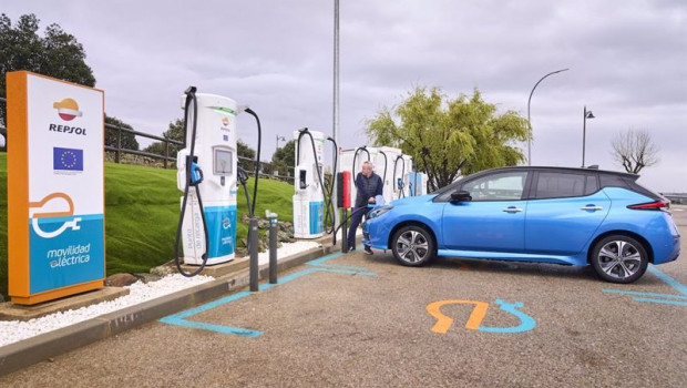 ep el nuevo punto de repsol de recarga de vehiculos electricos en venturada madrid