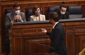 ep el portavoz parlamentario de erc gabriel rufian abajo el presidente del gobierno pedro sanchez 1i