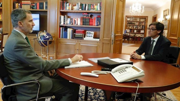 ep el rey felipe vi con el ministro de sanidad salvador illa