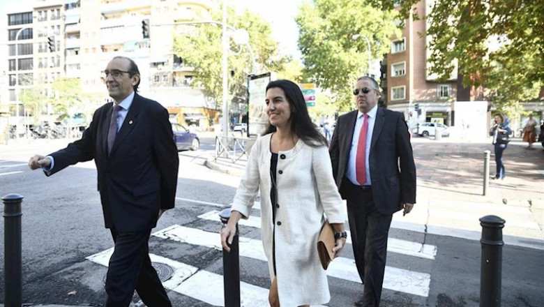 El vicepresidente tercero de la Mesa de la Asamblea de Madrid, José Ignacio Arias Moreno (1i) y la la portavoz de Vox en la Asamblea de Madrid, Rocío Monasterio (2i) acuden a la misa en honor a la patrona de la Guardia Civil en la Parroquia de Delicias, | Óscar Cañas - Europa Press ep el vicepresidente tercero de la mesa de la asamblea de madrid jose ignacio arias moreno 1i y la
