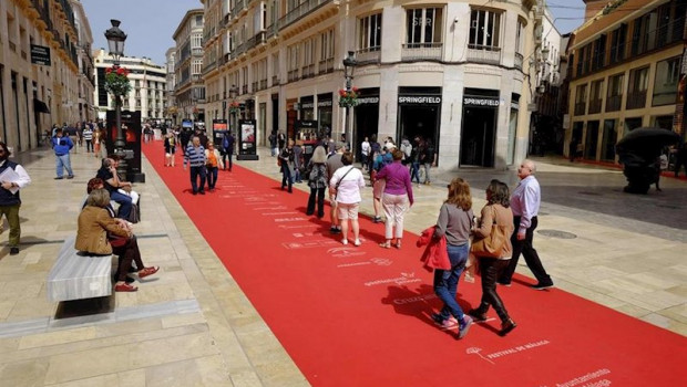 ep festival cine malaga alfombra roja turistas pasean alfombra larios 20200310181508