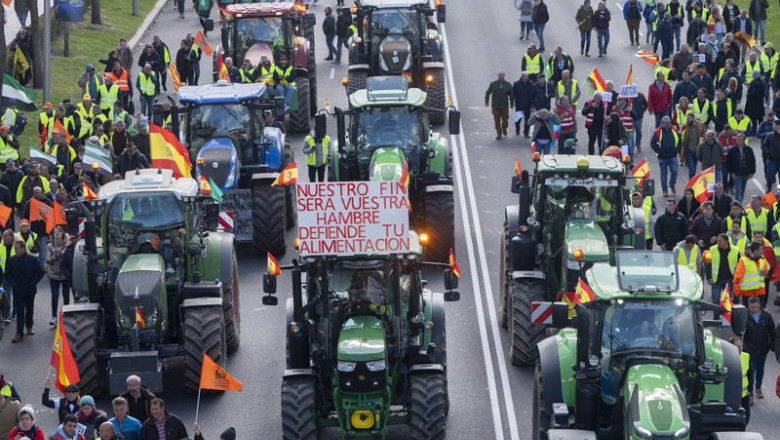 ep la manifestacion de agricultores y tractores en el paseo de la castellana continua su marcha 20240317142803 ep la manifestacion de agricultores y tractores en el paseo de la castellana continua su marcha 20240317142803
