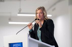 ep la presidenta de anged matilde garcia interviene durante la clausura de la asamblea anual de la