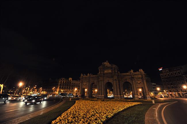 La Puerta de Alcalá apaga la luz en 'La hora del Planeta' | WWF/EUROPA PRESS ep la puertaalcala apagaluz en la horaplaneta