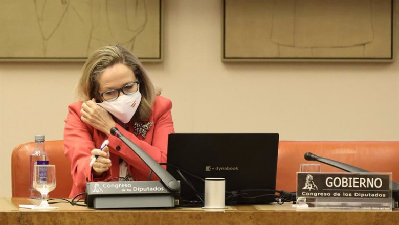La vicepresidenta primera del Gobierno y ministra de Asuntos Económicos y Transformación Digital, Nadia Calviño, a su llegada a una comparecencia en la Comisión Mixta para la Unión Europea, en el Congreso | Eduardo Parra - Europa Press ep la vicepresidenta primera del gobierno y ministra de asuntos economicos y transformacion digital 20220210140503