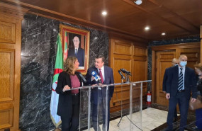 ep la vicepresidenta teresa ribera junto al ministro argelino de energia mohamed arkab
