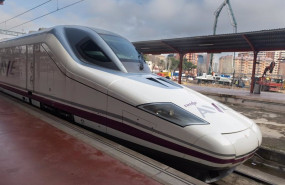 ep llegada del ave madrid murcia en la estacion de tren chamartin clara campoamor ep llegada del ave madrid murcia en la estacion de tren chamartin clara campoamor