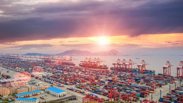 ep muelle de carga de contenedores de mercancias