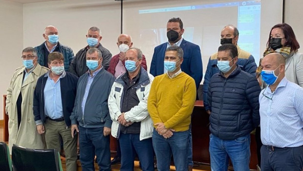 ep una treintena de colectivos de la flota del cantabrico rechaza la ubicacion de parques eolicos en