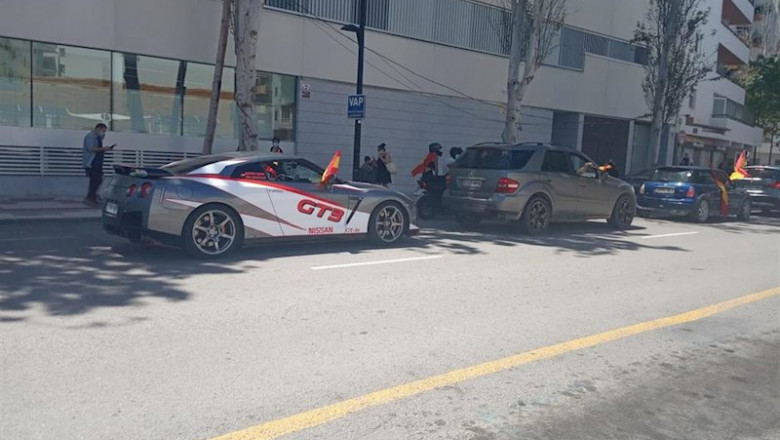 Vehículos participantes en la manifestación organizada por Vox contra el Gobierno en Ibiza. | EUROPA PRESS ep vehiculos participantes en la manifestacion organizada por vox contra el gobierno en ibiza