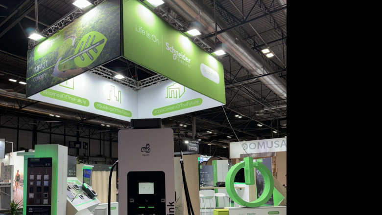 schneider electric lanza evlink pro dc 180kw una estacin de carga rpida de vehculo elctrico para avanzar en la electrificacin de edificios aparcamientos y flotas 4 jpg 