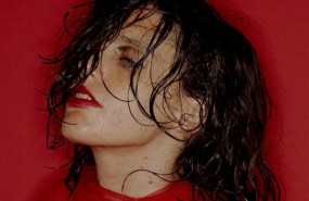 ep anna calvi protagoniza el noveno concierto del decimo aniversario de son estrella galicia el 12