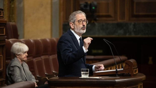 ep archivo el diputado de sumar carlos martin urriza interviene durante una sesion plenaria en el ep archivo el diputado de sumar carlos martin urriza interviene durante una sesion plenaria en el