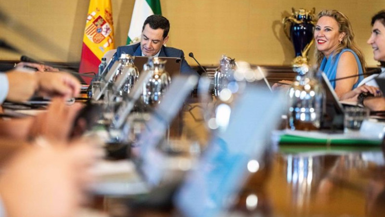 Archivo - El presidente de la Junta de Andalucía, Juanma Moreno, preside una reunión del Consejo de Gobierno. (Foto de archivo). | JUNTA DE ANDALUCÍA - Archivo ep archivo el presidente de la junta de andalucia juanma moreno preside una reunion del consejo de