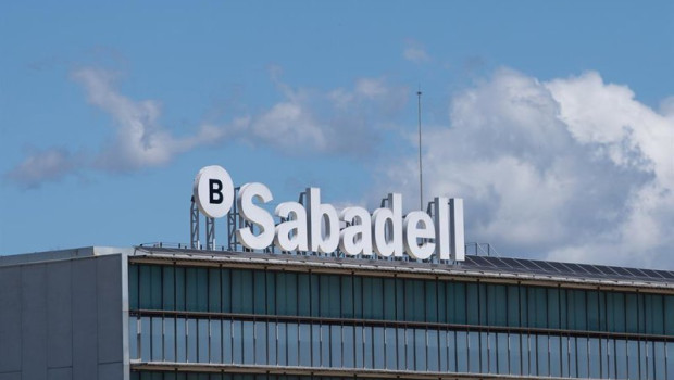 ep archivo   exterior de la sede de banco sabadell