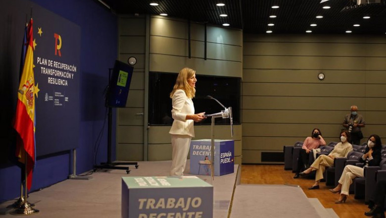 Archivo - La ministra de Trabajo y Economía Social, Yolanda Díaz, durante la presentación de las propuestas de su departamento en el Plan de Recuperación, Transformación y Resiliencia, a 10 de mayo de 2021, en Madrid (España). | Cézaro De Luca - Europa Press - Archivo ep archivo la ministra de trabajo y economia social yolanda diaz durante la presentacion de las