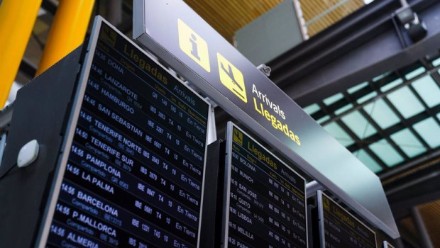 ep archivo   panel de llegadas en la t4 del aeropuerto adolfo suarez madrid barajas durante el