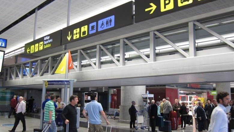 ep archivo turistas en aeropuerto ep archivo turistas en aeropuerto