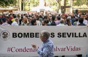 ep concentracionsevillaapoyolos bomberos juzgadoslesbos