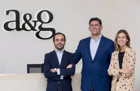 ep de izquierda a derecha eduardo erhardt luis roy y sonsoles lozano nuevos banqueros de ag banca