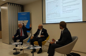 ep de izquierda a derecha mike brook responsable de estrategias de diversificacion multiactivos de