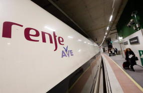 ep el primer tren comercial de alta velocidad desde murcia a madrid en la estacion de murcia del ep el primer tren comercial de alta velocidad desde murcia a madrid en la estacion de murcia del