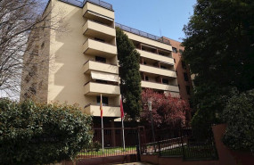 ep fachada de la residencia para mayores casasolar ubicada junto al puente de los franceses donde