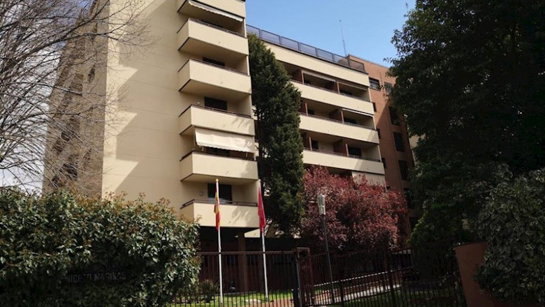 Fachada de la Residencia para Mayores Casasolar, ubicada junto al Puente de los Franceses, donde previsiblemente durante la jornada de hoy, los militares de la UME llevarán a cabo tareas de desinfección | Óscar Cañas - Europa Press ep fachada de la residencia para mayores casasolar ubicada junto al puente de los franceses donde