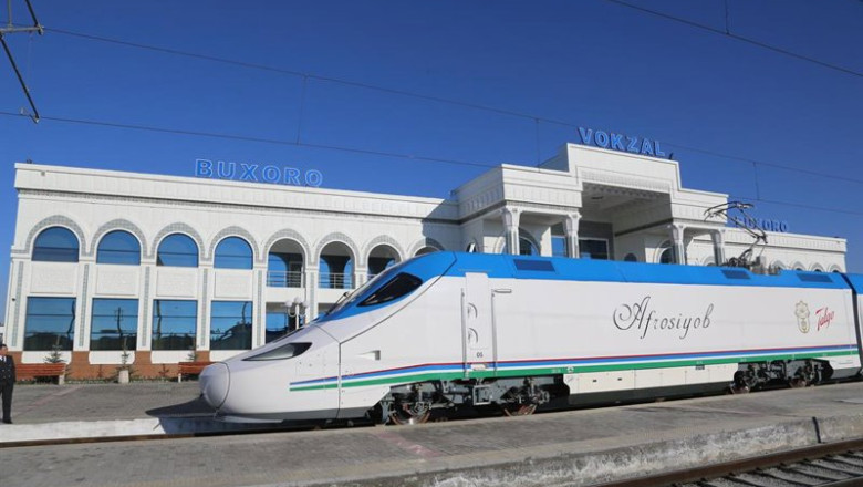 Los Talgo 250 operan a una velocidad comercial máxima de 230 km/h, aunque están diseñados para alcanzar los 275 km/h. | TALGO ep h 20260102105404