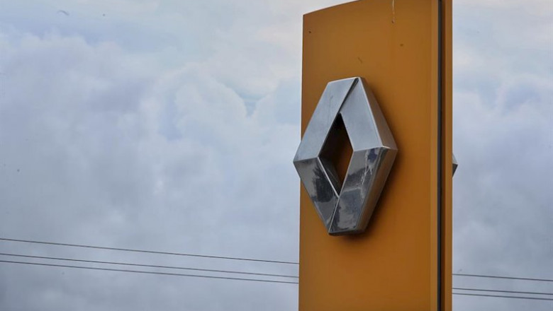 ep logo de renault en un concesionario de madrid el dia en el que el profit warning de renault ha ep logo de renault en un concesionario de madrid el dia en el que el profit warning de renault ha
