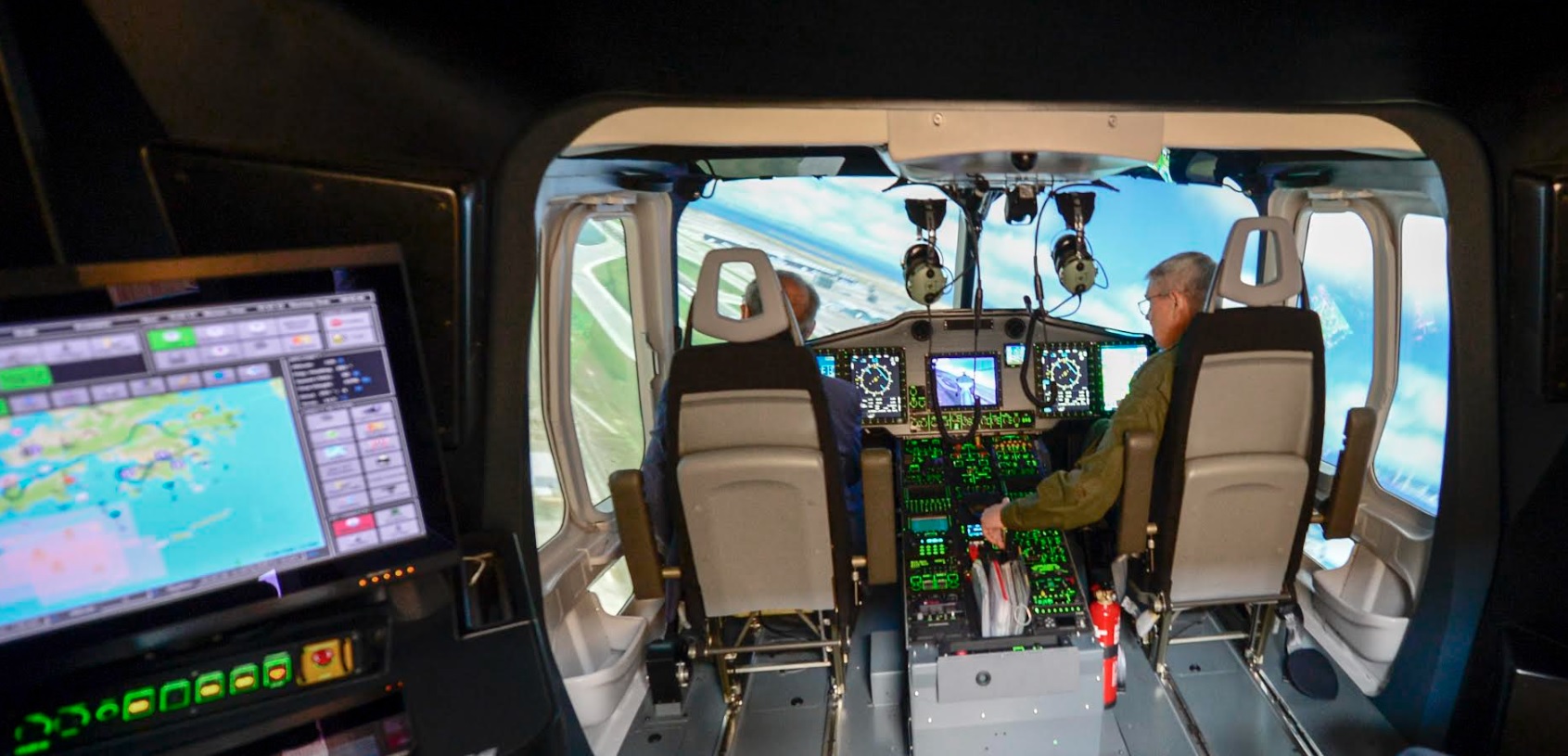 Un simulador de Indra entrena a pilotos del Servicio de Rescate Aéreo de Hong Kong