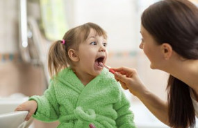 1568910069 foto ni a y cepillo de dientesopt