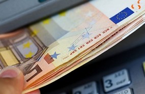 cajero banco retirada dinero portada