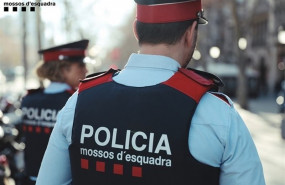ep agentes de patrulla de los mossos desquadra en una imagen de archivo