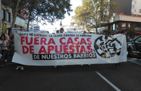 ep alrededor de mil personas se manifiestan en la capital para pedir que se prohiban y cierren las