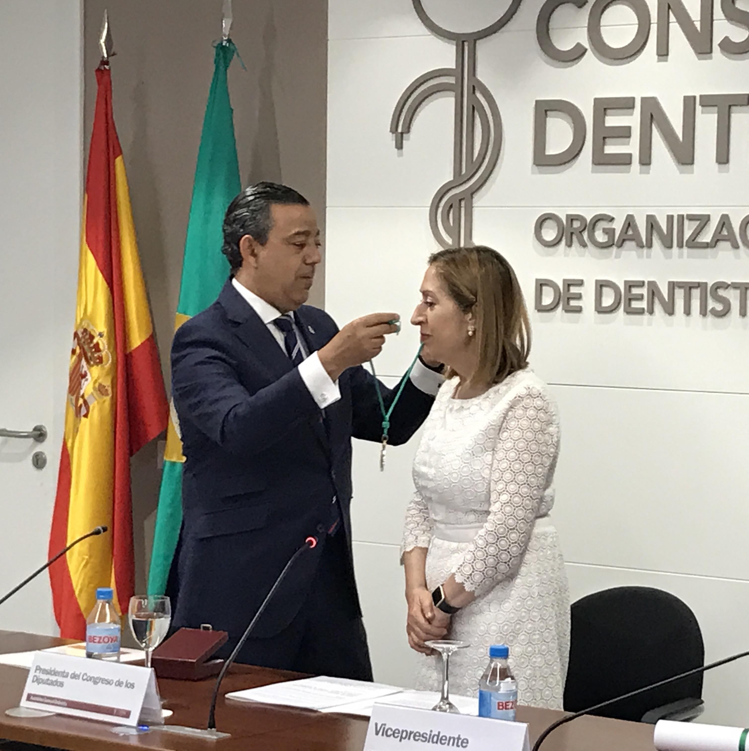 Ana Pastor miembro de honor del Consejo General de Dentistas | CONSEJO GENERAL DE DENTISTAS ep ana pastor miembrohonorconsejo generaldentistas