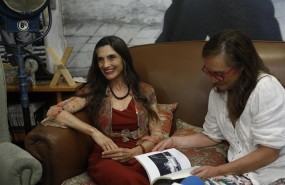 ep angela molinaelena martinez presentaranlibro detrasla mirada