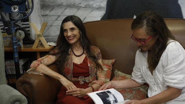 ep angela molinaelena martinez presentaranlibro detrasla mirada