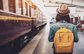 ep archivo   booking tripadvisor y renfe las plataformas mas visitadas en espana para viajar segun