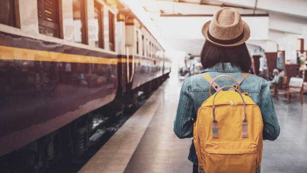 ep archivo   booking tripadvisor y renfe las plataformas mas visitadas en espana para viajar segun